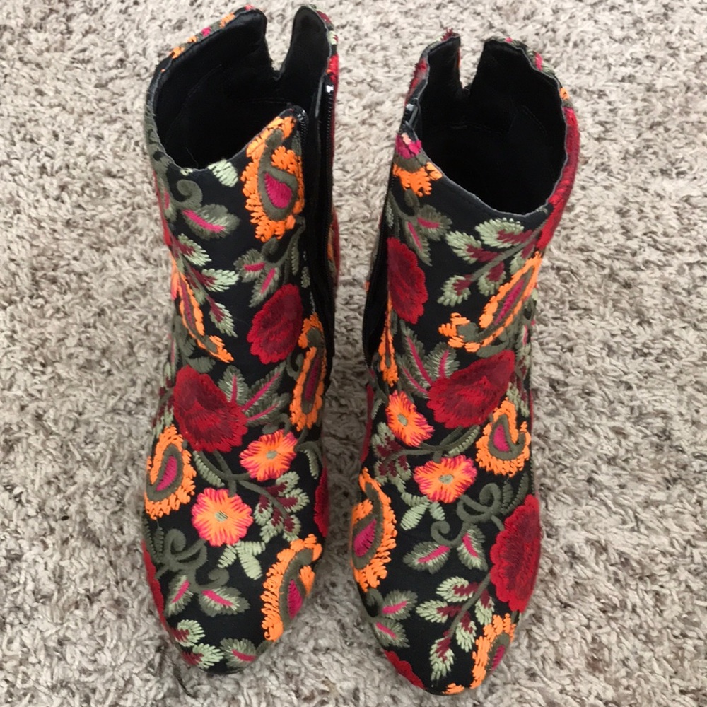 Floral booties💐